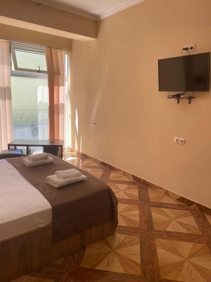 Hotel Saburtalo Roni Tbilisi Zewnętrze zdjęcie