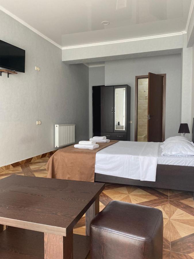 Hotel Saburtalo Roni Tbilisi Zewnętrze zdjęcie